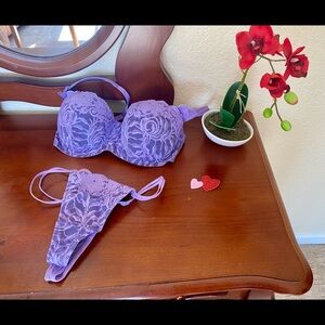 RARE vintage Victoria’s Secret mesh & lace lilac bra & panty set. Like New!😍